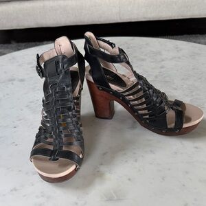 Jambu Black and Brown Strappy Heels